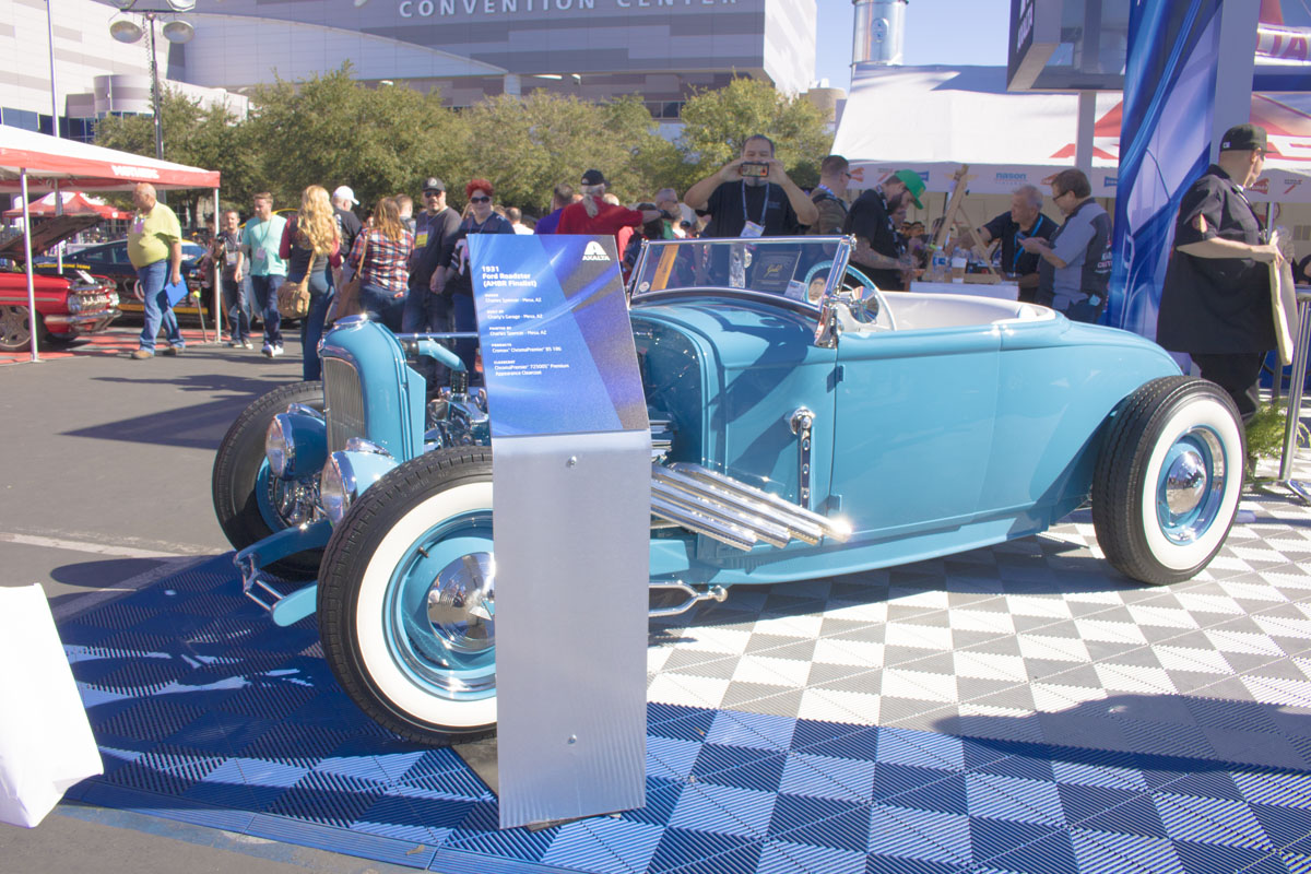 The Concours Car Show Display Stand is a must for the car show enthusiast! 